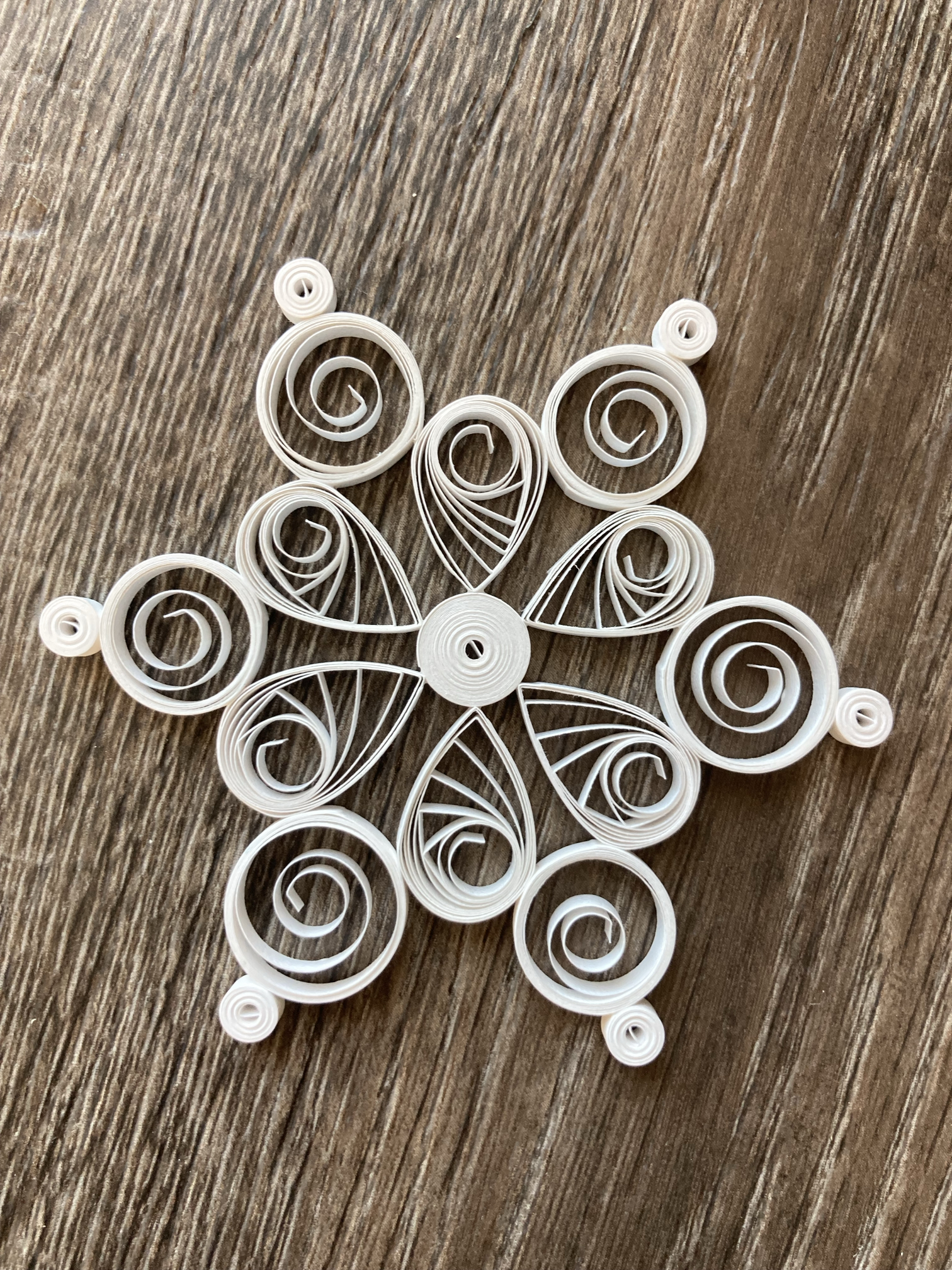 snowflake quilling.jpeg